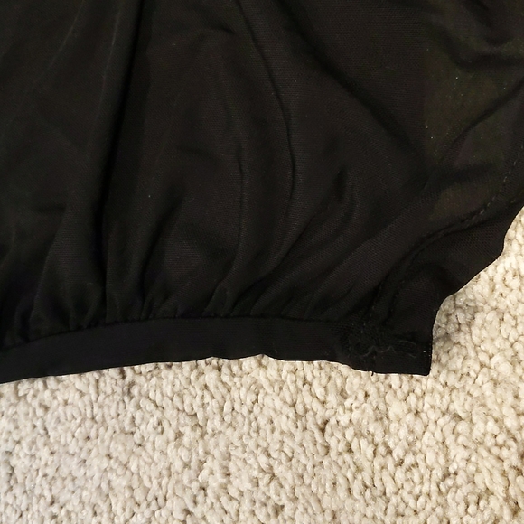 🍇4/$20 Cold Shoulder Mesh Top - Picture 3 of 9